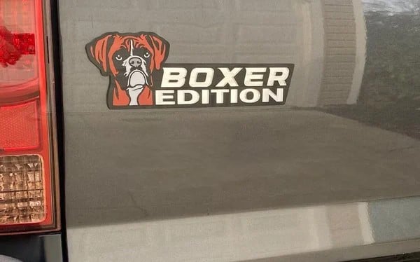 Hundeemblem til biler