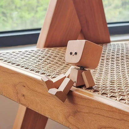 Charmerende lille træfigur med 12 magnetiske ansigtsudtryk