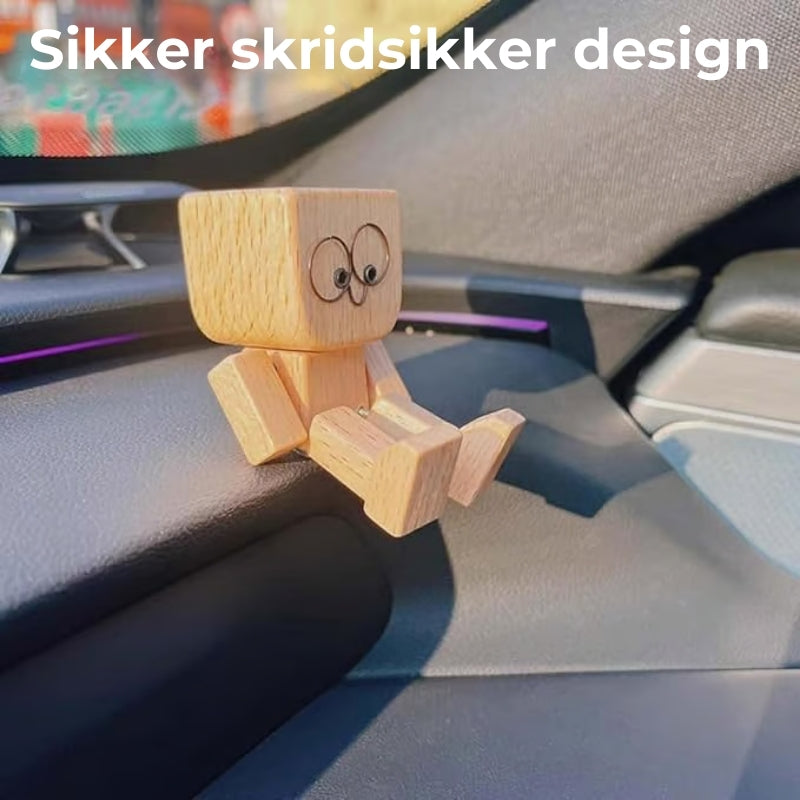 Charmerende lille træfigur med 12 magnetiske ansigtsudtryk