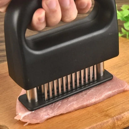 Kødskærer med 48 rustfri knive til at gøre bøf, kylling, oksekød og svinekød mørt.