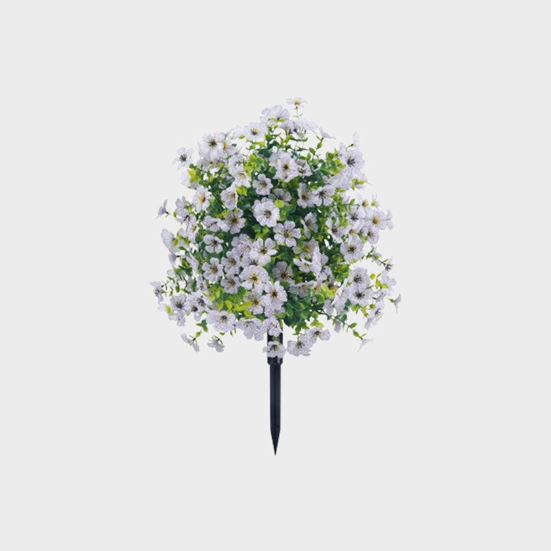 Blomsterdekoration med kunstig eukalyptus og violer