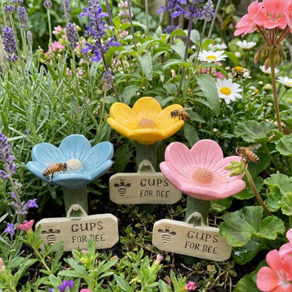 Blomsterformet vandfad til bier 🟒