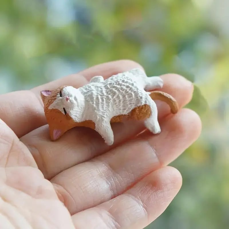 Håndmalede små kattefigurer til dit skrivebord 😺